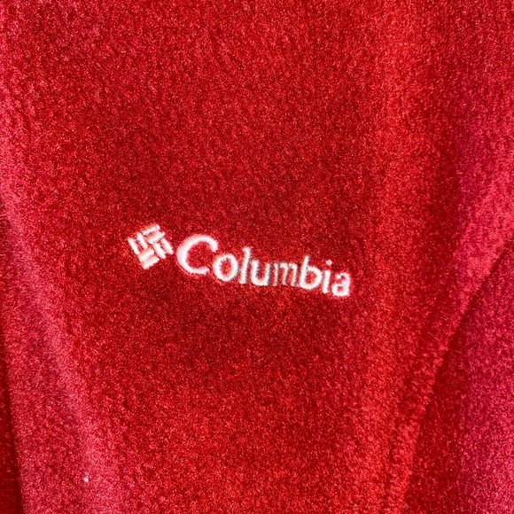 Red Fleece Columbia zip up jacket with zipped pockets - Picture 2 of 6